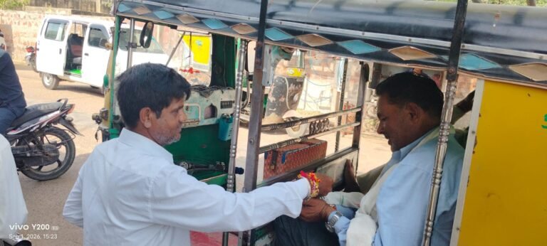 *नगर निकाय आम चुनाव 2026: ‘पीले चावल’ बांटकर दिया ‘वोट रो न्यौतो’, मतदाताओं को किया जागरूक*