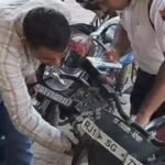 चूरू में स्टंट कर रहे बाइक सवार की गाडी सीज: यातायात पुलिस और कालिका टीम ने की कार्रवाई, रेलवे फाटक तोड़ने का भी आरोप