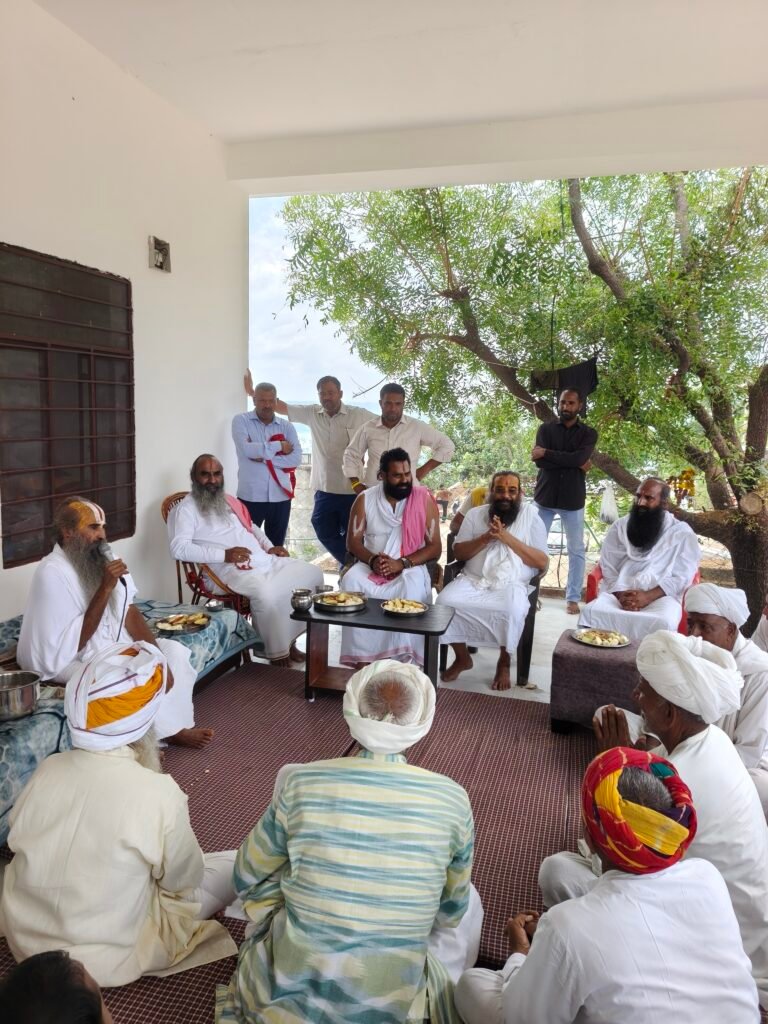 जयपुर जिले के प्राचीन गिरनारधाम बहलोड-धीरावास में महायज्ञ की ध्वज स्थापना व भूमि पूजन सम्पन्न, संतों व श्रद्धालुओं की रही उपस्थिति