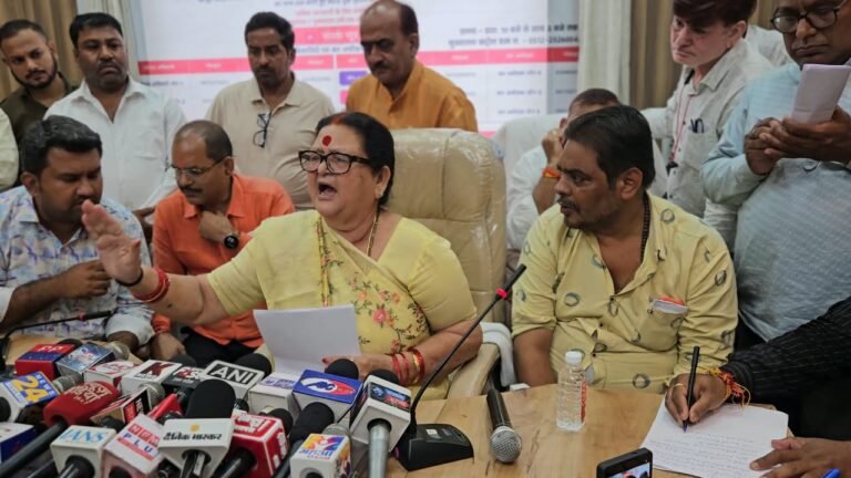 शहर में जल भराव को लेकर महापौर ने की प्रेस कॉन्फ्रेंस