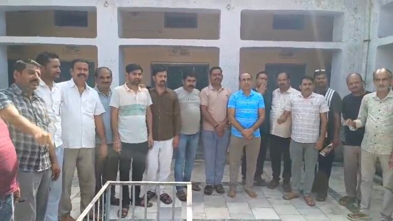 गरौठा में पत्रकार हुए लामबंद, संयुक्त बैठक में कई अहम मुद्दों पर बनी रणनीति