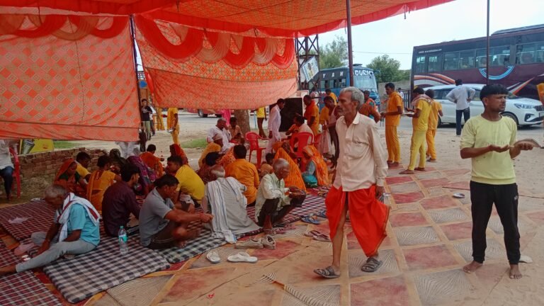 गोगाजी के भक्तों के लिए धीरवास बड़ा में 24 घंटे चले गा विशाल भंडारा ग्रामीणों ने मिलकर किया आयोजन, गोगामेड़ी जाने वाले श्रद्धालुओं को नि:शुल्क भोजन की व्यवस्था