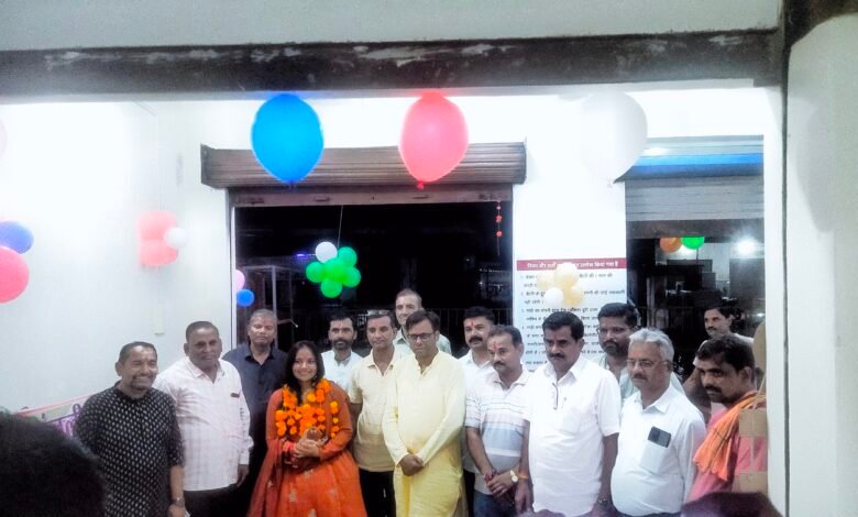 एमपी की बेटी बिहार में बनीं एसडीएम, बढ़ाया पलेरा नगर का मान, प्रथम नगर आगमन पर जोरदार स्वागत.... हरितला मंदिर में छप्पन भोग एवं सुंदरकांड का आयोजन। 17 एमपी की बेटी बिहार में बनीं एसडीएम, बढ़ाया पलेरा नगर का मान, प्रथम नगर आगमन पर जोरदार स्वागत.... हरितला मंदिर में छप्पन भोग एवं सुंदरकांड का आयोजन। - टीकमगढ़, मध्य प्रदेश