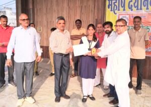 कांठ में भारत विकास परिषद ने मेधावियों और सर्वश्रेष्ठ शिक्षक को किया सम्मानित 2 IMG 20260909 0754374112