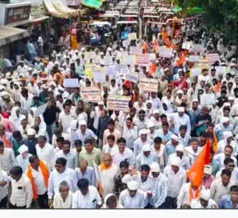 टीकमगढ़ में किसानों की हुंकार: हक और मुआवजे के लिए विशाल ट्रैक्टर रैली