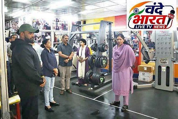 कलेक्टर ने खेल परिसर का किया निरीक्षण; जर्जर भवन होगा डिस्मेंटल, निर्मित होगी अत्याधुनिक नई इमारत