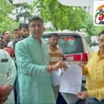 जमीनों की हेराफेरी के आरोपों को लेकर कलेक्ट्रेट पहुंचे भूस्वामी,उपेंद्र प्रताप सिंह के नेतृत्व में प्रदर्शन और ज्ञापन,जांच समिति बनाने की मांग