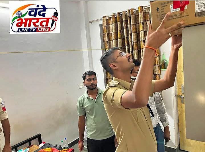 आर्यभट्ट हॉस्टल का औचक निरीक्षण, नशा मुक्ति को जांच और लेकर छात्रों से संवाद