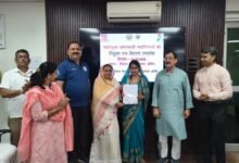 झांसी में नवनियुक्त आंगनवाड़ी सहायिकाओं को बांटे गए नियुक्ति पत्र, - JHANSI, उत्तर प्रदेश