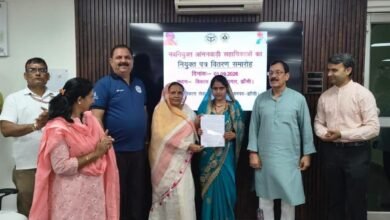 झांसी में नवनियुक्त आंगनवाड़ी सहायिकाओं को बांटे गए नियुक्ति पत्र, 11 झांसी में नवनियुक्त आंगनवाड़ी सहायिकाओं को बांटे गए नियुक्ति पत्र, - JHANSI, उत्तर प्रदेश
