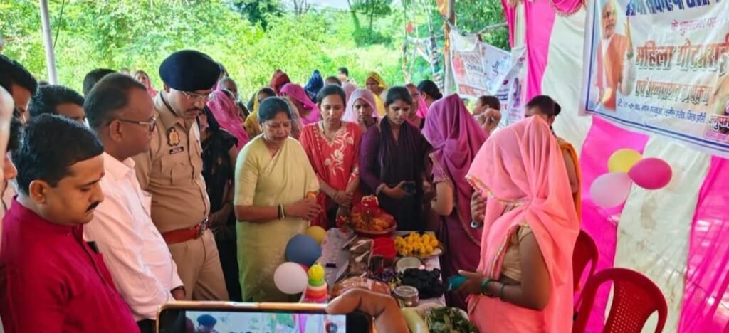 गरौठा के मरकुआ में "सेवा संकल्प अभियान" का शानदार आगाज; 1 गरौठा के मरकुआ में "सेवा संकल्प अभियान" का शानदार आगाज; - JHANSI, उत्तर प्रदेश