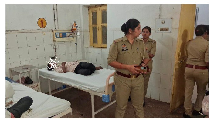 नाबालिग बेटी से दुष्कर्म के आरोप में मुकदमा दर्ज न होने का दावा, थाना परिसर में महिला के विषाक्त पदार्थ खाने की सूचना 1 नाबालिग बेटी से दुष्कर्म के आरोप में मुकदमा दर्ज न होने का दावा, थाना परिसर में महिला के विषाक्त पदार्थ खाने की सूचना - AZAMGARH, उत्तर प्रदेश