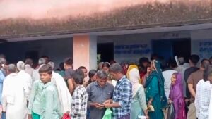 कधवन हाई स्कूल में SIR फॉर्म को लेकर ग्रामीणों में नाराजगी, सही जानकारी नहीं मिलने से बढ़ी परेशानी 2 Videoshot 20260924 201801