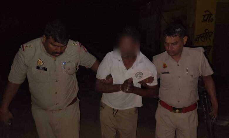 सहारनपुर में पुलिस का बड़ा एक्शन 🚨 🔥 नाबालिग से अनैतिक कार्य के मुकदमे में वांछित आरोपी पुलिस मुठभेड़ में घायल गिरफ्तार 18 WhatsApp Image 2026 09 01 at 11.21.04 AM