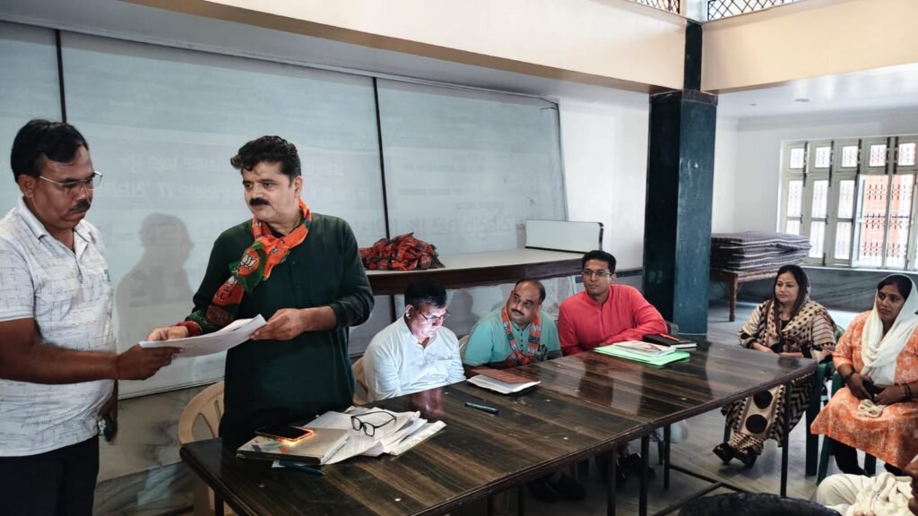 भाजपा की कार्यशाला में कार्यकर्ताओं को सौंपी जिम्मेदारियां 1 भाजपा की कार्यशाला में कार्यकर्ताओं को सौंपी जिम्मेदारियां - SHAMLI, उत्तर प्रदेश