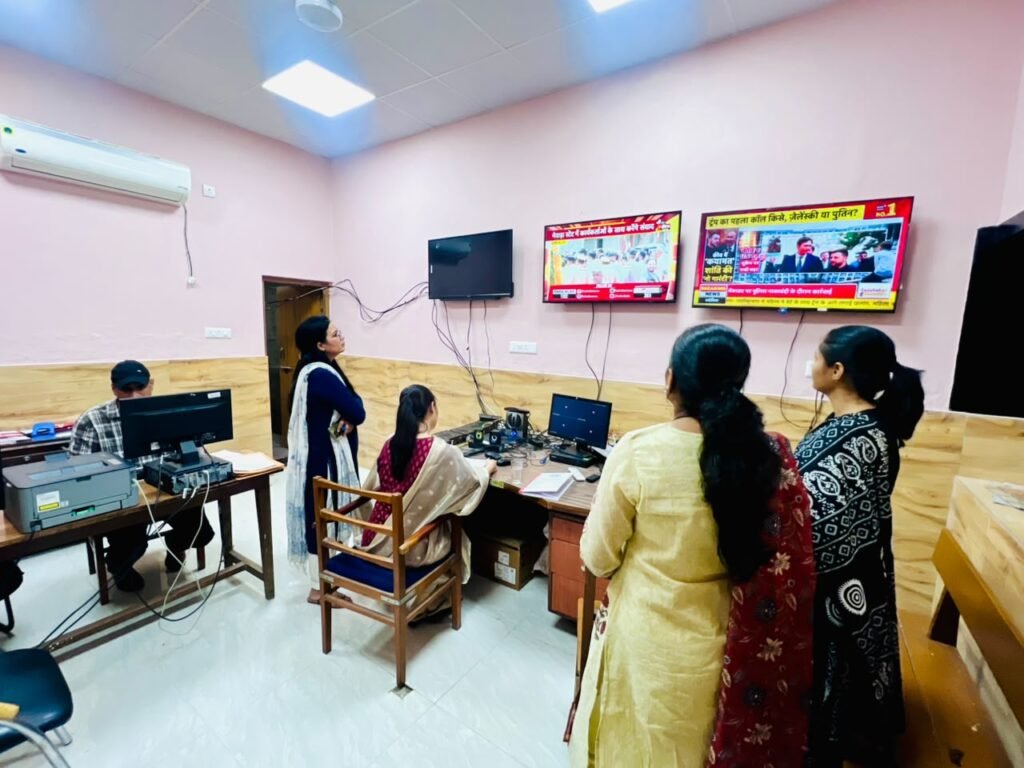 नगरीय निकाय आम चुनाव-2026 : मीडिया मॉनिटरिंग सेल का निरीक्षण 1 नगरीय निकाय आम चुनाव-2026 : मीडिया मॉनिटरिंग सेल का निरीक्षण - JODHPUR, राजस्थान