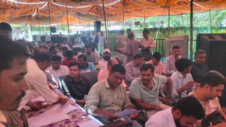 नगरीय निकाय आम चुनाव-2026 : मतदान दलों की रवानगी