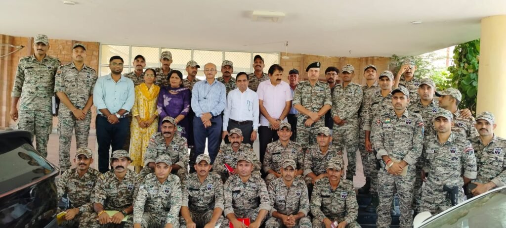 विश्वविद्यालय प्रशासन एवं सुरक्षा दल के समन्वय से आपातकालीन परिस्थितियों से निपटने की तैयारियों का अभ्यास 1 विश्वविद्यालय प्रशासन एवं सुरक्षा दल के समन्वय से आपातकालीन परिस्थितियों से निपटने की तैयारियों का अभ्यास - JODHPUR, राजस्थान