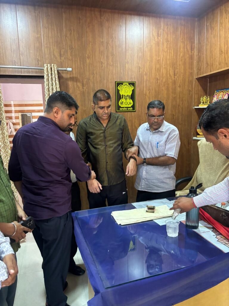 सांभर लेक, जयपुर ग्रामीण में थानाधिकारी 50,000 रुपये रिश्वत लेते रंगे हाथों गिरफ्तार