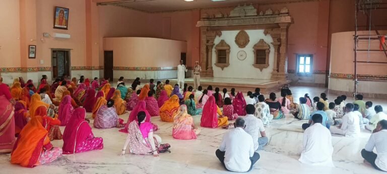 200 से अधिक महिलाओं एवं बालिकाओं ने सीखे आत्मरक्षा हेतु लिया प्रशिक्षण