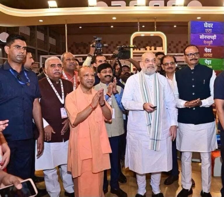 आयोजित UP International Trade Show-2026 के शुभारंभ अवसर पर माननीय केंद्रीय गृह एवं सहकारिता मंत्री श्री अमित शाह जी एवं माननीय मुख्यमंत्री श्री योगी आदित्यनाथ जी