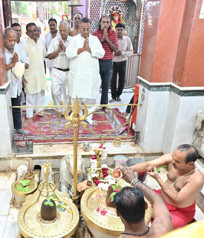 महापौर मेहता ने भूतनाथ मंदिर में किए दर्शन-पूजन,भूतनाथ मित्र मंडली ने किया गर्मजोशी से स्वागत - JODHPUR, राजस्थान