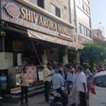 रातानाडा गणेश मंदिर के पास अरोड़ा नमकीन पर विवाद, ग्राहक ने लगाया पैसे न लौटाने और दबंगई का आरोप