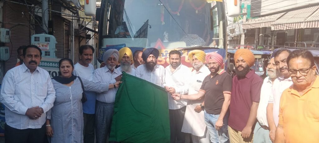 ਮੁੱਖ ਮੰਤਰੀ ਤੀਰਥ ਯਾਤਰਾ ਅਧੀਨ ਗੁਰਦੁਆਰਾ ਸਿੰਘ ਸਭਾ ਬਸਤੀ ਗੁਜਾਂ ਤੋਂ ਬਸ ਹੋਈ ਰਵਾਨਾ 1 ਮੁੱਖ ਮੰਤਰੀ ਤੀਰਥ ਯਾਤਰਾ ਅਧੀਨ ਗੁਰਦੁਆਰਾ ਸਿੰਘ ਸਭਾ ਬਸਤੀ ਗੁਜਾਂ ਤੋਂ ਬਸ ਹੋਈ ਰਵਾਨਾ - JALANDHAR, पंजाब