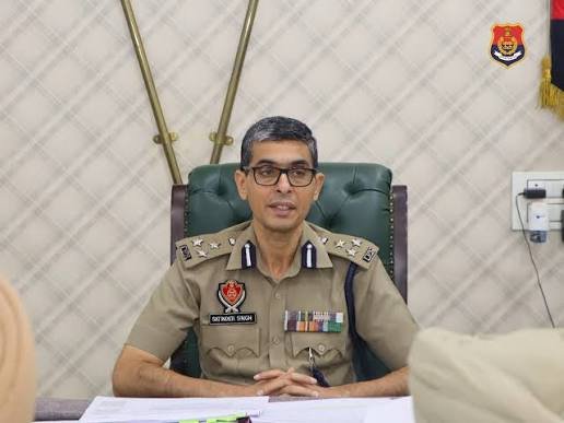 पुलिस कमिश्नर ने कैफे, रेस्टोरेंट, क्लबों समेत आम लोगों के लिए खुले अन्य संस्थानों को ‘असला मुक्त जोन’ के रूप में घोषित करने की सुविधा देने संबंधी आदेश जारी