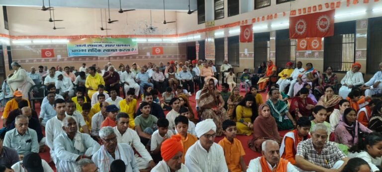 ब्रेकिंग न्यूज़ | पलवल पलवल में श्रीकृष्ण जन्माष्टमी पर 51 कुण्डीय गायत्री महायज्ञ सम्पन्न आर्य केन्द्रीय सभा के आयोजन में उमड़ा श्रद्धालुओं का सैलाब, वैदिक मंत्रोच्चार से गूंजा पर