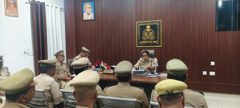 लंबित मुकदमों के त्वरित निस्तारण को लेकर विवेचकों के साथ अर्दली रूम, दिए सख्त निर्देश