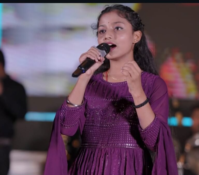 छत्तीसगढ़ की बाल कलाकार लोक गायिका वंदिता साहू जो कि आज पूरे भारत में अपनी आवाज की जादू से जनता का मन को मोह लेती