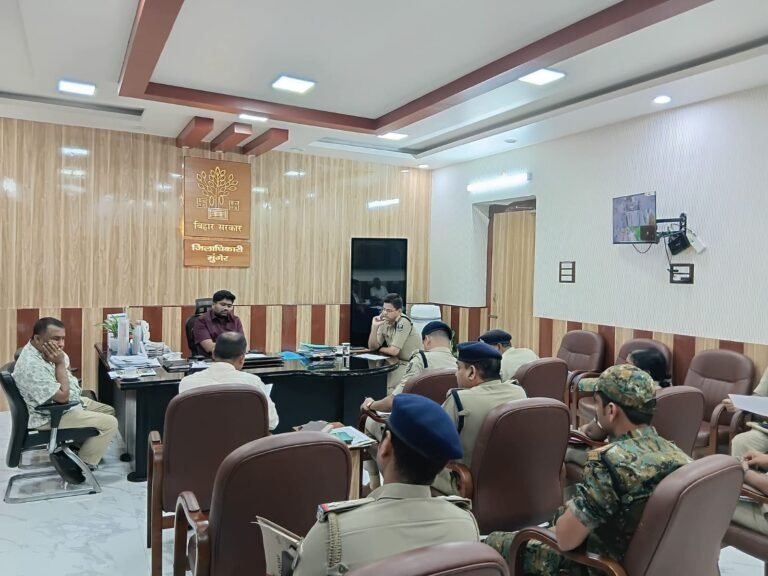 पर्व त्यौहार के दौरान आम नागरिकों की सुरक्षा एवं सुविधा प्रशासन की सर्वोच्च प्राथमिकता है: जिलाधिकारी मुंगेर निखिल धनराज