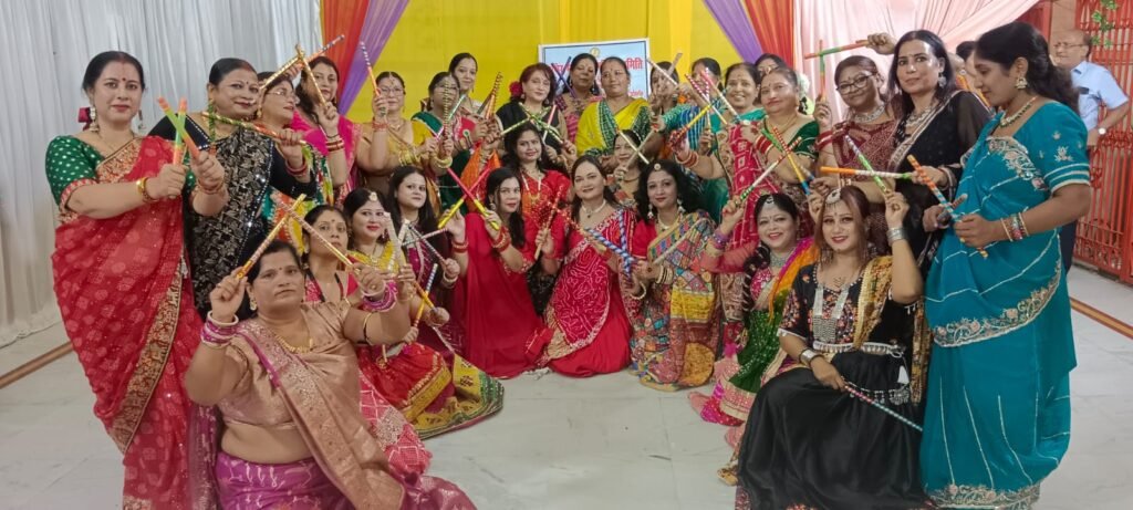 श्री रामलीला मैदान दुर्गा मंदिर में गरबा एवं डांडिया का आयोजन 1 श्री रामलीला मैदान दुर्गा मंदिर में गरबा एवं डांडिया का आयोजन - मुंगेर, बिहार