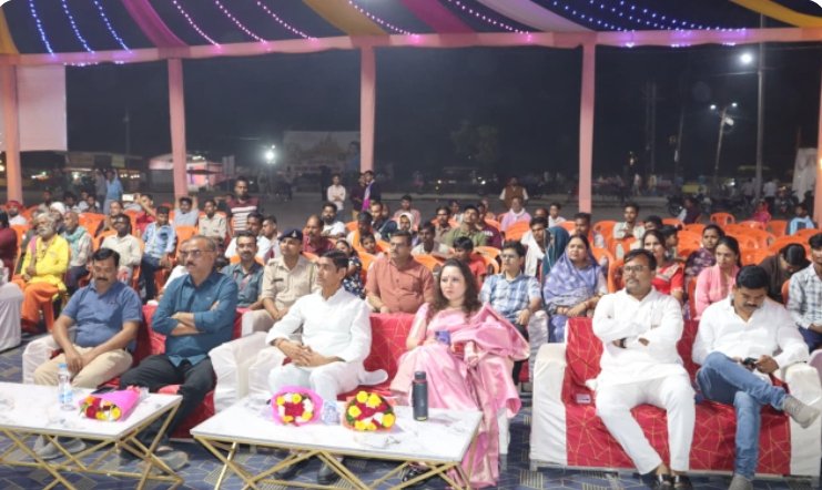 मैहर मां शारदा प्रांगण में भजन संध्या एवं फूड फेस्टिवल का आयोजन*
