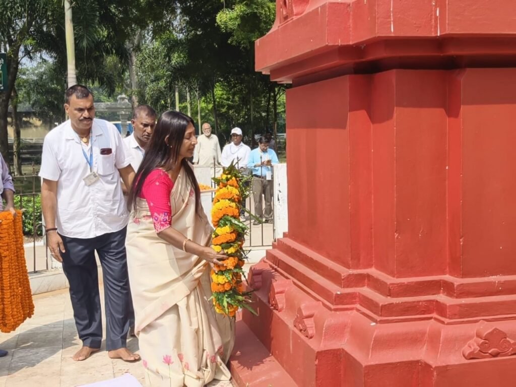 राष्ट्रपिता महात्मा गांधी की जयंती एवं भारत के पूर्व प्रधानमंत्री लाल बहादुर शास्त्री जी के जयंती के अवसर पर गांधी मैदान स्थित गांधी मंडप में सर्वधर्म प्रार्थना का आयोजन जिला प्र्व - गया, बिहार