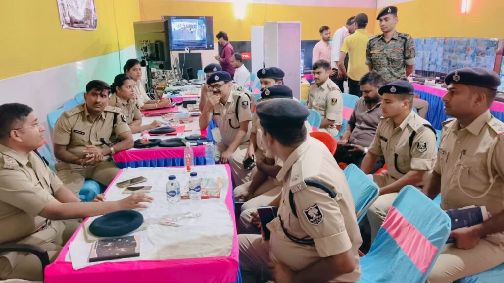 नगर पुलिस अधीक्षक गया द्वारा पितृपक्ष मेला 2026के मद्देनजर विष्णुपद अस्थायी थाना में बैठक l 1 नगर पुलिस अधीक्षक गया द्वारा पितृपक्ष मेला 2026के मद्देनजर विष्णुपद अस्थायी थाना में बैठक l - गया, बिहार