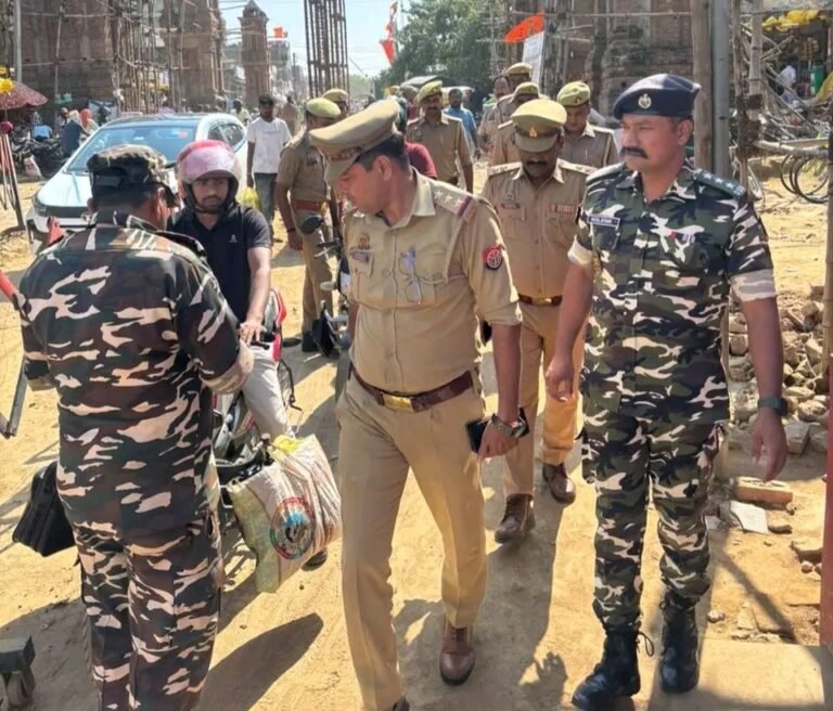 थाना शोहरतगढ़ पुलिस व एसएसबी द्वारा आपरेशन कवच के तहत थानाक्षेत्र के चौकी खुनुआं पर ग्राम सुरक्षा समिति के सदस्यों के साथ की गयी गोष्ठी हुई