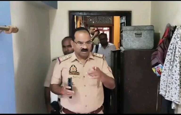 सिद्धार्थनगरः बांसी में बड़े व्यापारी विष्णु जायसवाल के पुराने मकान में चोरी, दरवाजा तोड़कर घुसे चोर; पुलिस जांच में जुटी