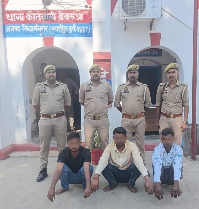 थाना ढेबरुआ के कस्बा बढनी में दुर्गा विसर्जन में माहौल बिगाड़ने वाले एवं अराजकता फैलाते हुए नगर पंचायत अध्यक्ष बढ़नी के साथ किये दुर्व्यवहार एवं स्थानीय पुलिस के समझाने पर पुलिस से
