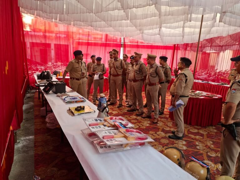 एसपी सिटी दीपक सिंह ने किया ज्वालापुर कोतवाली का अर्धवार्षिक निरीक्षण, अपराध नियंत्रण, लंबित विवेचनाओं के निस्तारण और प्रभावी पुलिसिंग को लेकर दिए आवश्यक दिशा-निर्देश।