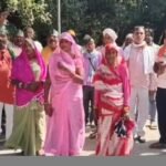 कबरई_बांध महोबा : 17 साल से अधूरा है मुआवजा, डूब क्षेत्र में आए ‘गंज’ गांव के किसानों का कलेक्ट्रेट पर हल्लाबोल