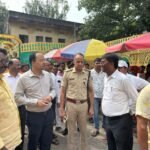 दुर्गापूजा के मद्देनजर जिलाधिकारी एवं वरीय पुलिस अधीक्षक ने विभिन्न पूजा पंडालों, रावण दहन एवं मूर्ति विसर्जन स्थलों का किया निरीक्षण l