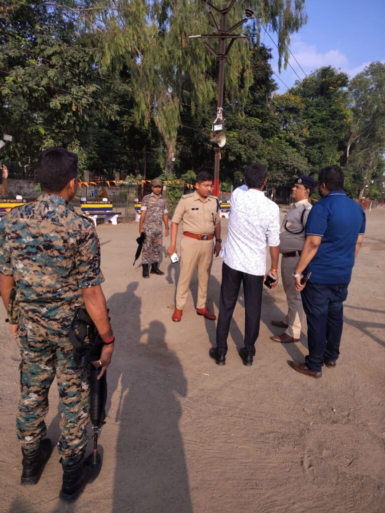नगर पुलिस अधीक्षक, गया एवं सदर अनुमंडल पदाधिकारी द्वारा गांधी मैदान में आगामी रावण वध कार्यक्रम स्थल का निरीक्षण किया गया l
