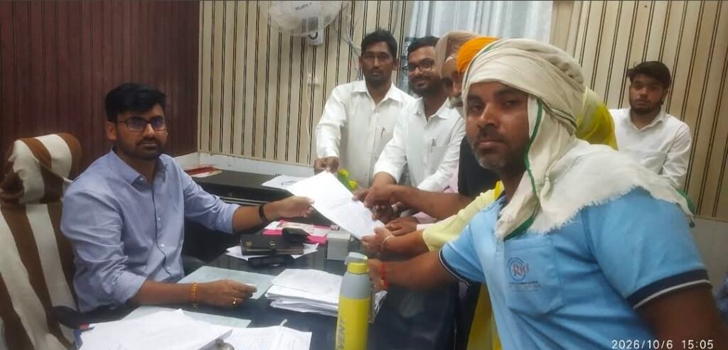 स्वीकृति के बाद भी नहीं बना स्कूल भवन, जर्जर कमरों में पढ़ने को मजबूर विद्यार्थी