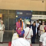 मुख्यमंत्री बिहार के गया एयरपोर्ट आगमन पर पुलिस महानिदेशक, बिहार, पुलिस महानिरीक्षक मगध क्षेत्र गया, जिला पदाधिकारी, गया वरीय पुलिस अधीक्षक, गया एवं नगर पुलिस अधीक्षक, गया द्वाराुष