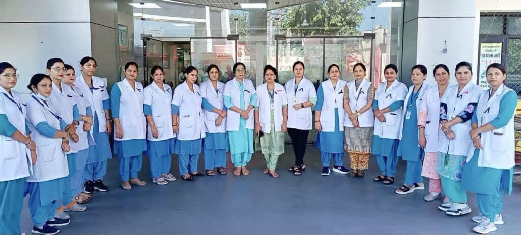 कुरुक्षेत्र,स्वास्थ्य विभाग की नई ऑनलाइन ट्रांसफर पॉलिसी के विरोध में नर्सिंग स्टाफ 5 अक्तूबर से अगले तीन दिन तक हड़ताल पर रहेगा - KURUKSHETRA, हरियाणा