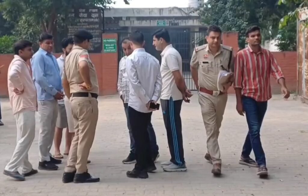 पानीपत में सुबह-सुबह दर्दनाक हादसे में महिला टीचर की मौत, 10 साल के बेटे से छीना मां का सहारा; गम में डूबा परिवार 1 पानीपत में सुबह-सुबह दर्दनाक हादसे में महिला टीचर की मौत, 10 साल के बेटे से छीना मां का सहारा; गम में डूबा परिवार - KURUKSHETRA, हरियाणा