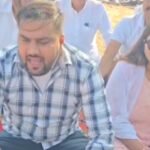 गाँधी जयंती पर किये गाँधी जी को किये पुष्प अर्पित।
