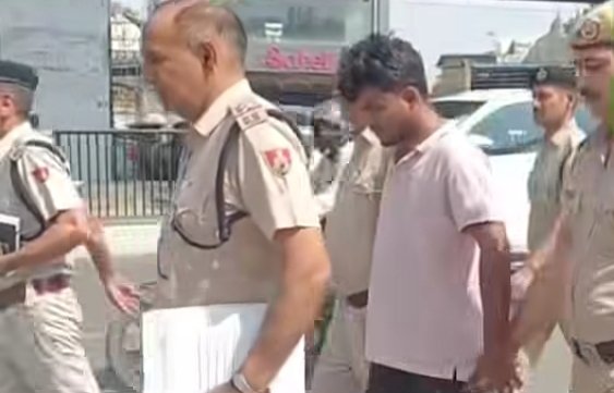 ASI को थप्पड़ मरना पड़ा महंगा।